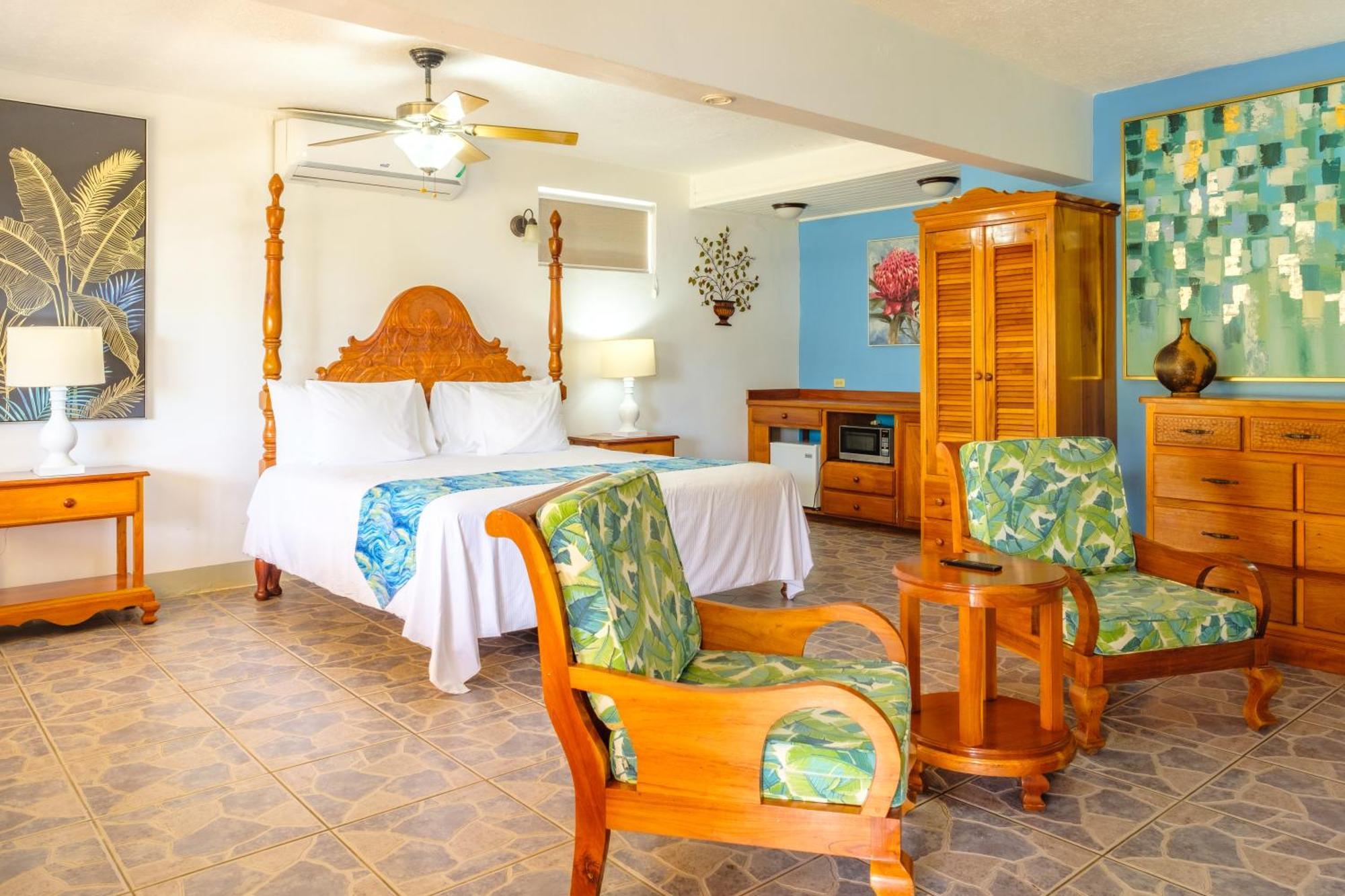 The Westender Inn Негрил Стая снимка